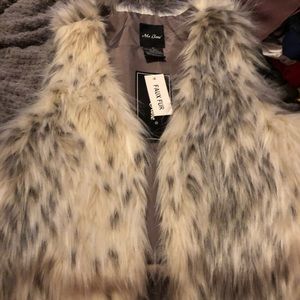 NWT Faux Fur vest